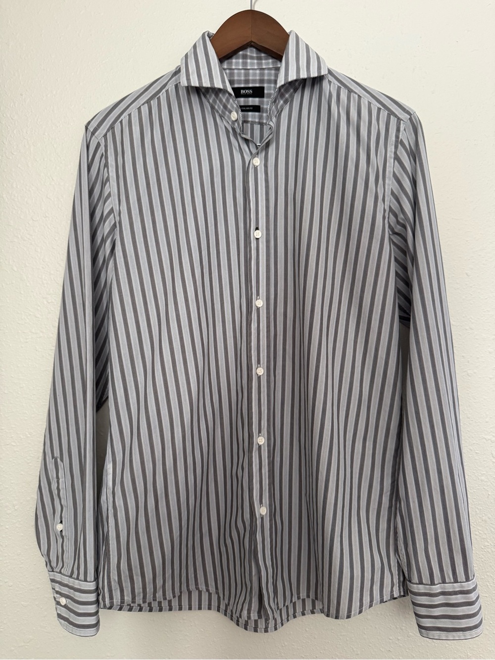 Hugo Boss Regular Fit Striped Dress Shirt Men’s M Gray Blue Button Up
